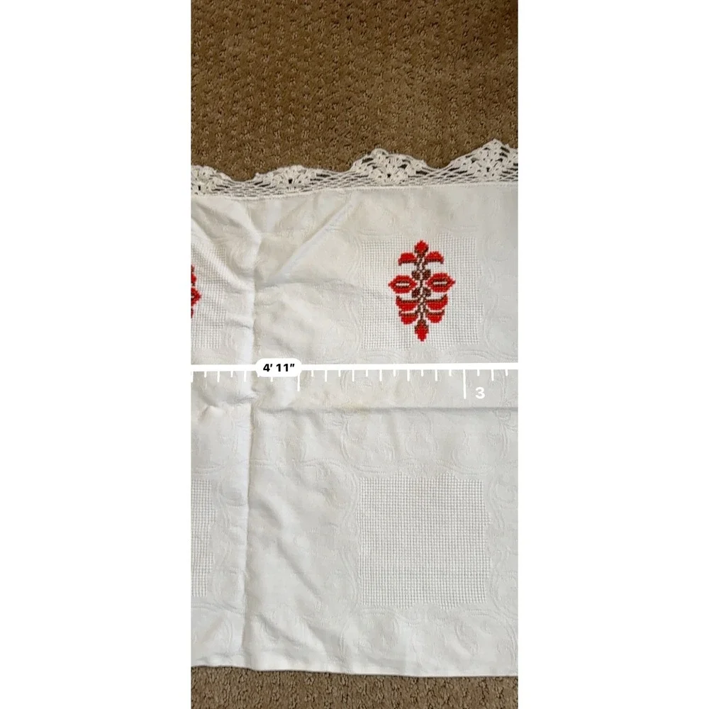 Vintage Cross Stitch Embroidered Table Runner White Red Floral Crochet Lace 59in
